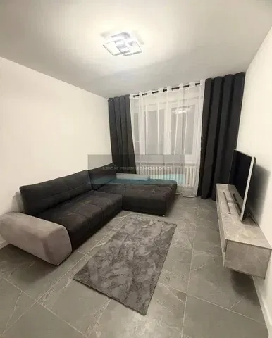 Küche; küchengeräte, holzboden, tageslicht, moderner stil