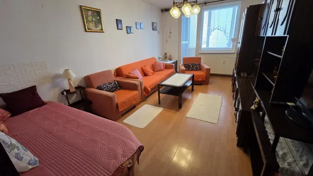 Küche; küchengeräte, holzboden, tageslicht, moderner stil