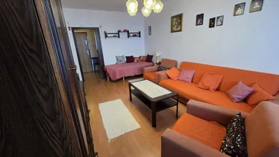 Küche; küchengeräte, holzboden, tageslicht, moderner stil