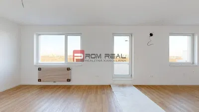 Cucina; elettrodomestici, pavimento in legno, luce naturale, stile moderno