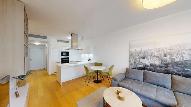 Kuchnia; sprzęt kuchenny, podłoga drewniana, światło dzienne, styl nowoczesny