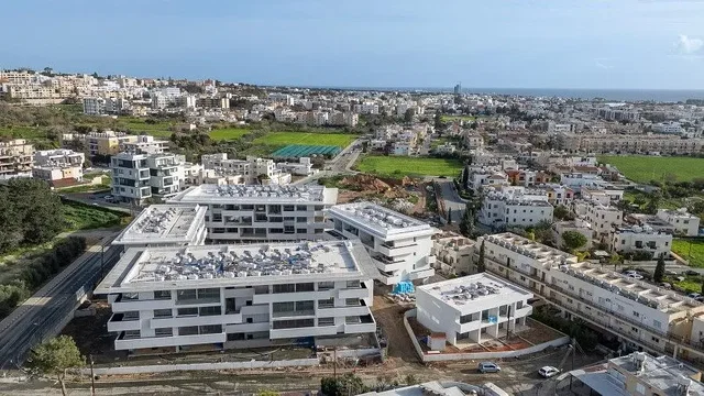 Küche; küchengeräte, holzboden, tageslicht, moderner stil