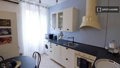 Küche; küchengeräte, holzboden, tageslicht, moderner stil