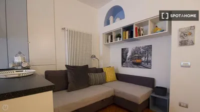 Küche; küchengeräte, holzboden, tageslicht, moderner stil