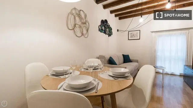 Küche; küchengeräte, holzboden, tageslicht, moderner stil