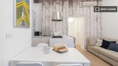 Woonkamer; houten vloer, natuurlijk licht, moderne stijl