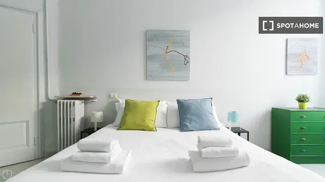 Wohnzimmer; holzboden, tageslicht, moderner stil