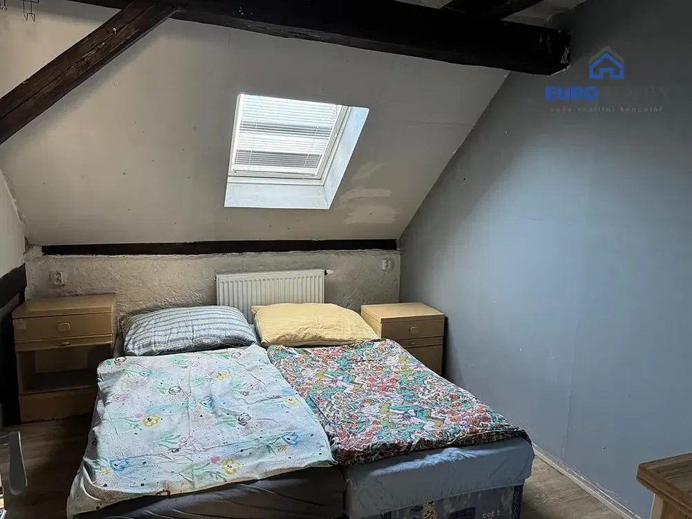 Cocina; electrodomésticos, suelo de madera, luz natural, estilo moderno