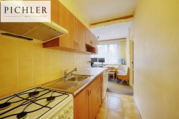 Küche; küchengeräte, holzboden, tageslicht, moderner stil