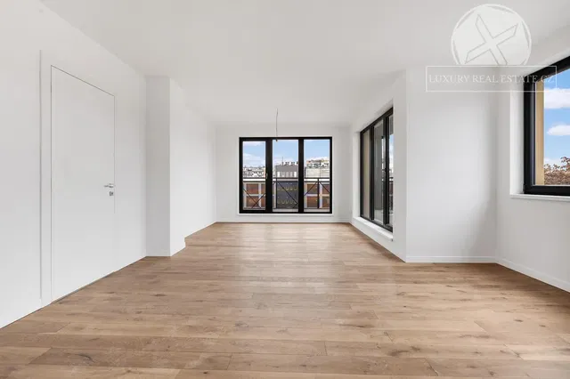 Living room; wood floor, natural light, modern style
