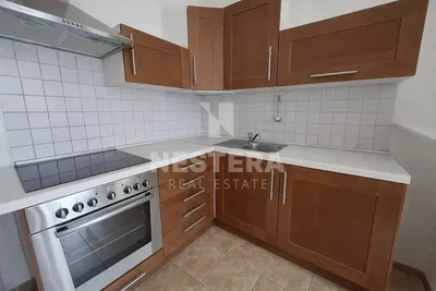 Living room; wood floor, natural light, modern style