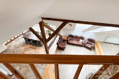 Living room; wood floor, natural light, modern style
