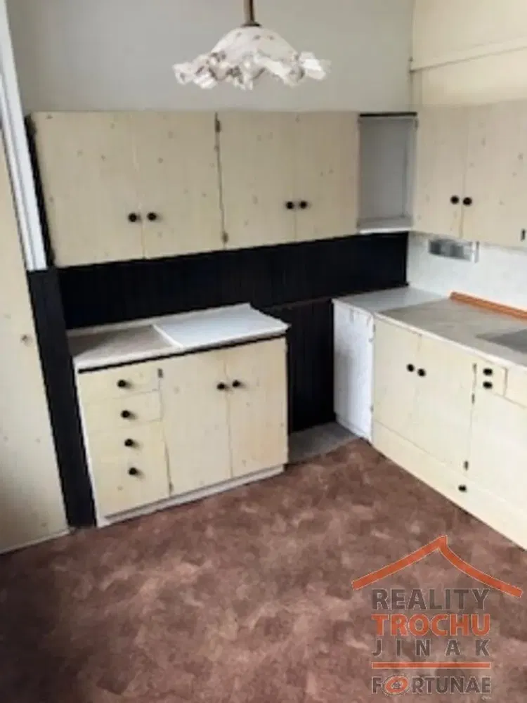 Küche; küchengeräte, holzboden, tageslicht, moderner stil