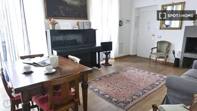 Cuisine; électroménager, parquet, lumière naturelle, style moderne