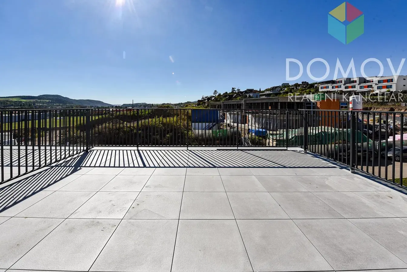 Wohnzimmer; holzboden, tageslicht, moderner stil