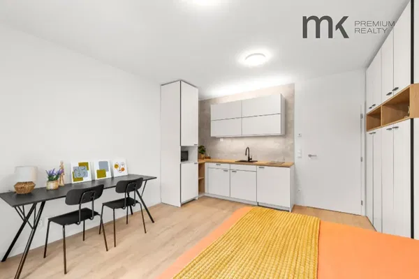 Σαλόνι; ξύλινο πάτωμα, φυσικό φως, μοντέρνο στυλ