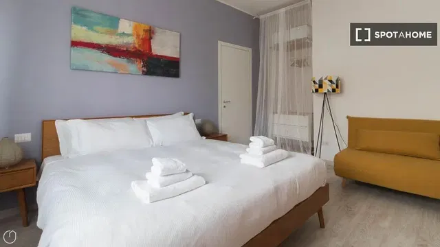 Küche; küchengeräte, holzboden, tageslicht, moderner stil