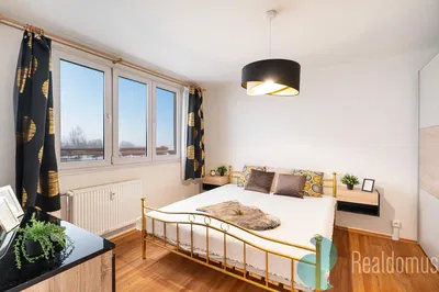 مطبخ; أجهزة المطبخ, أرضية خشبية, ضوء طبيعي, أسلوب عصري