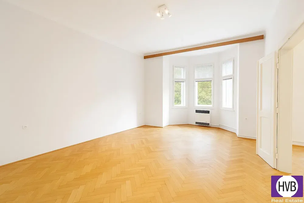 Küche; küchengeräte, holzboden, tageslicht, moderner stil