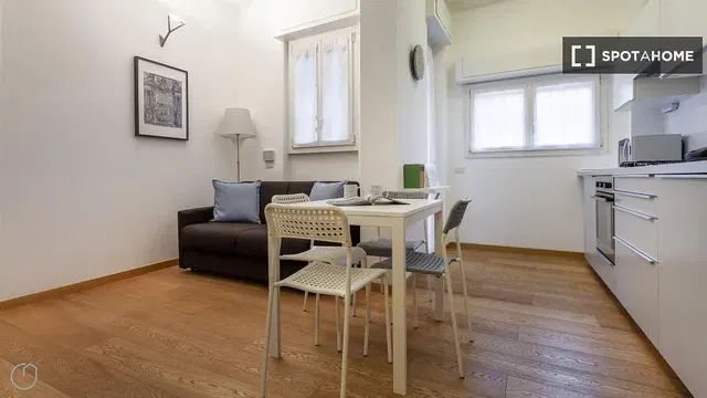 Küche; küchengeräte, holzboden, tageslicht, moderner stil