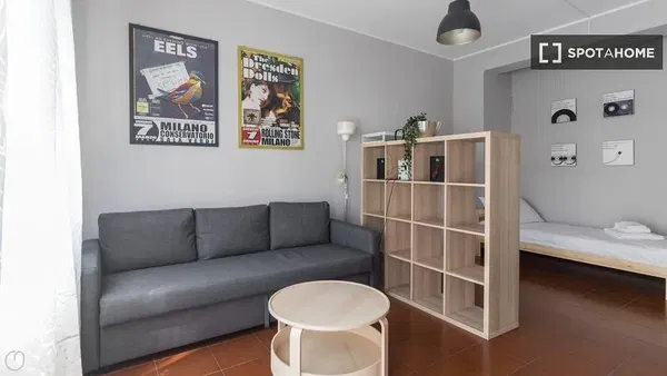 Cuisine; électroménager, parquet, lumière naturelle, style moderne