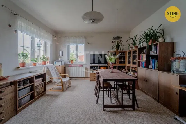 Кухня; кухненски уреди, плочки, естествена светлина, модерен стил