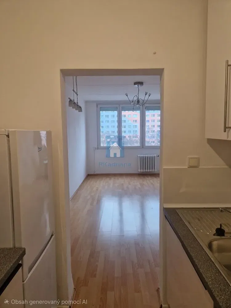 Хол; дървен под, естествена светлина, модерен стил