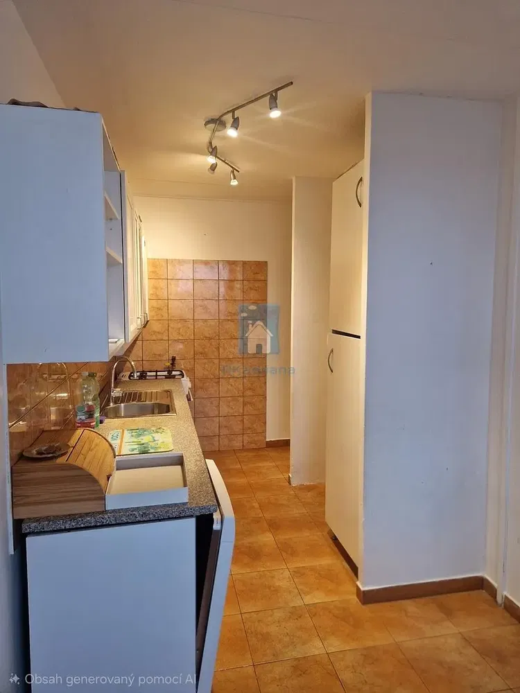 Хол; дървен под, естествена светлина, модерен стил