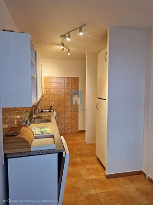 Хол; дървен под, естествена светлина, модерен стил