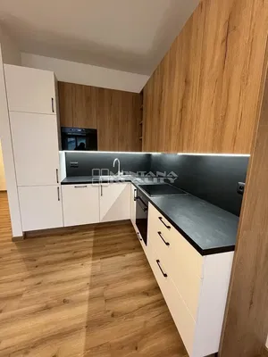 Кухня; кухненски уреди, плочки, естествена светлина, модерен стил