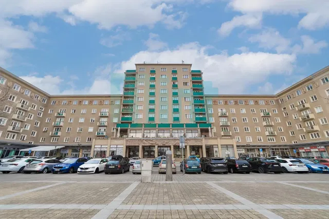 Wohnzimmer; holzboden, tageslicht, moderner stil