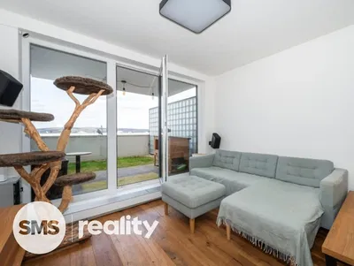 Wohnzimmer; holzboden, tageslicht, moderner stil