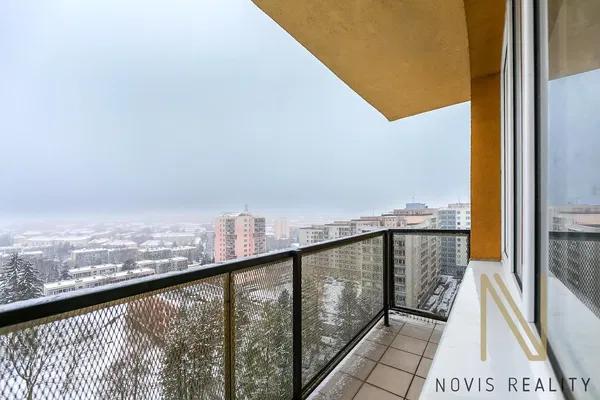 Cuisine; électroménager, parquet, lumière naturelle, style moderne