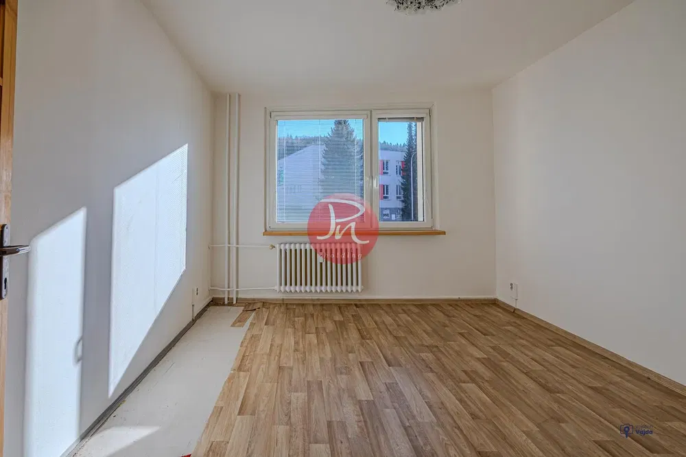 Küche; küchengeräte, holzboden, tageslicht, moderner stil