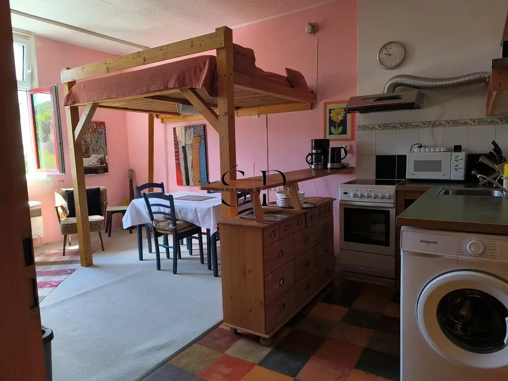 Küche; küchengeräte, holzboden, tageslicht, moderner stil