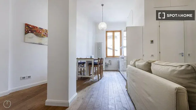 Küche; küchengeräte, holzboden, tageslicht, moderner stil