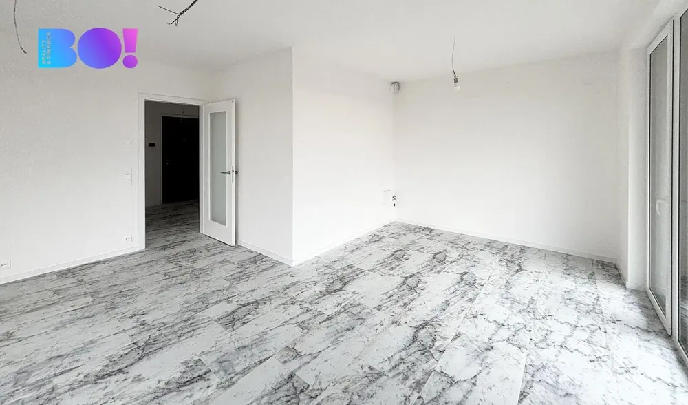 Cocina; electrodomésticos, suelo de madera, luz natural, estilo moderno