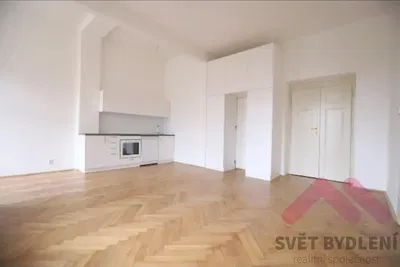 Cozinha; eletrodomésticos, chão de azulejo, luz natural, estilo moderno