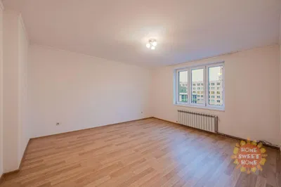 Living room; wood floor, natural light, modern style