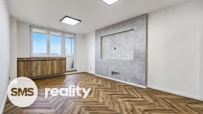 Кухня; кухненски уреди, дървен под, естествена светлина, модерен стил