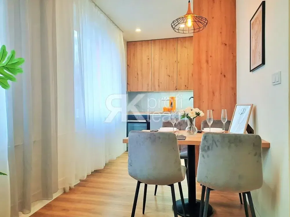 Küche; küchengeräte, fliesenboden, tageslicht, moderner stil