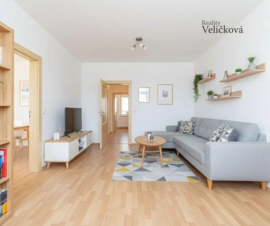 Wohnzimmer; holzboden, tageslicht, moderner stil