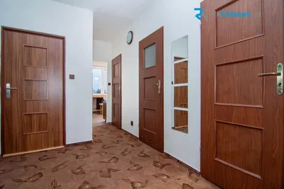 Salon; podłoga drewniana, światło dzienne, styl nowoczesny