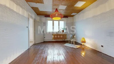 Salon; lumière naturelle, parquet, style moderne