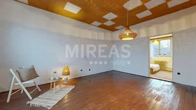 Salon; parquet, lumière naturelle, style moderne