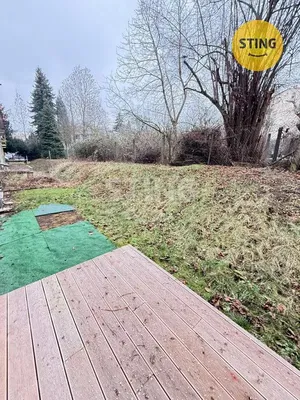 Хол; дървен под, естествена светлина, модерен стил