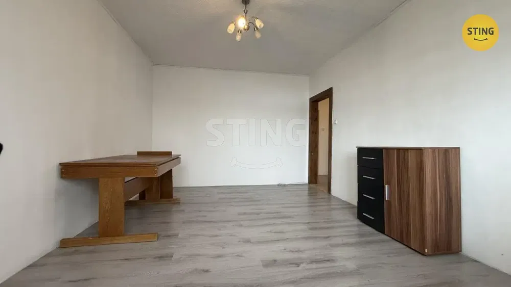 Küche; küchengeräte, holzboden, tageslicht, moderner stil