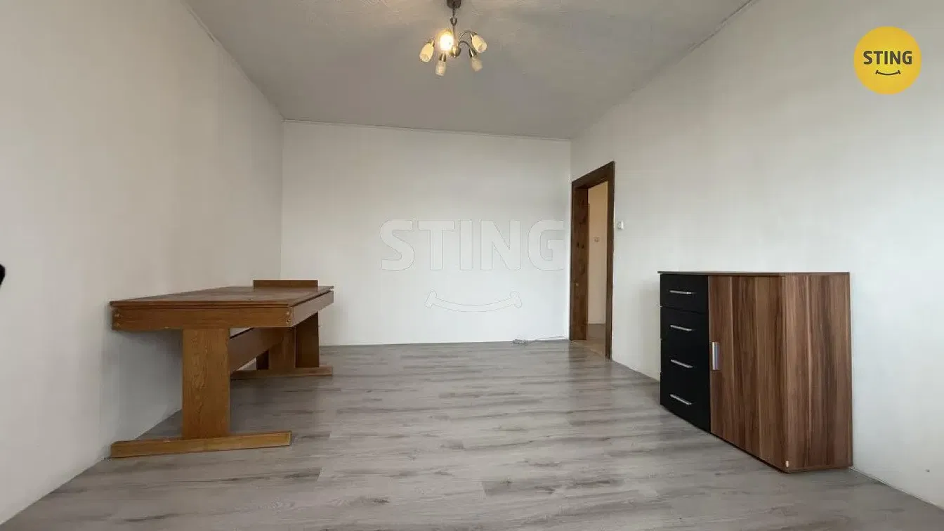 Küche; küchengeräte, holzboden, tageslicht, moderner stil