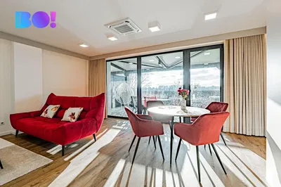 Wohnzimmer; holzboden, tageslicht, moderner stil