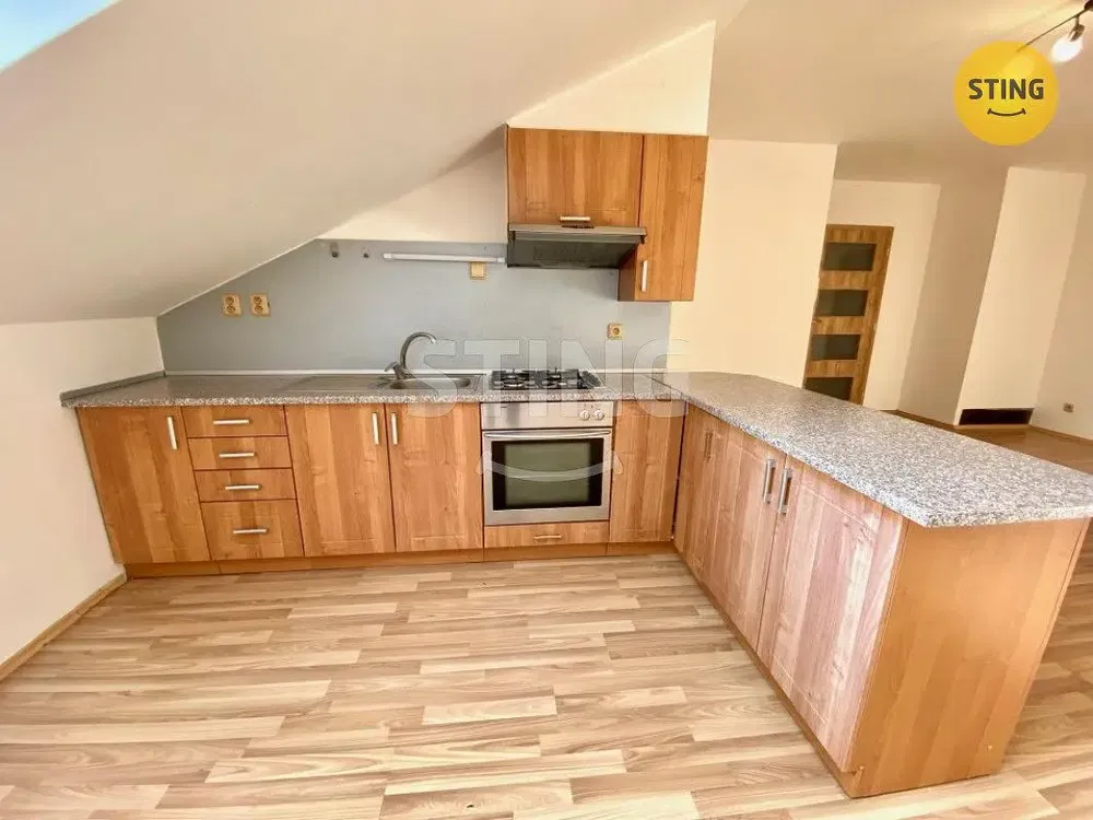 Wohnzimmer; holzboden, tageslicht, moderner stil